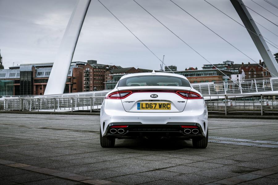  Kia Stinger GT-Line (CK) 2017 года  (UK) (фото 30 из 37)